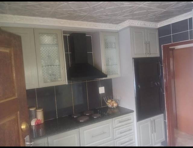 4 BEDROOM HOUSE FOR SALE IN PALM RIDGE